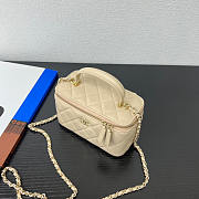 Chanel Handle Vanity Light Beige Lambskin 17x9.5x8cm - 3