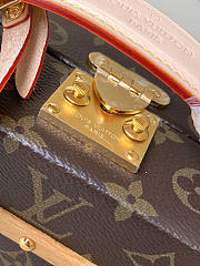 Louis Vuitton LV Handle Trunk Monogram 24x16.5x8cm - 3