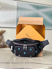 Louis Vuitton LV Rush Bumbag Gradient Blue 30x15x8cm - 5