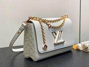 Louis Vuitton LV Twist MM Slim Bag White 23x16x8cm - 6