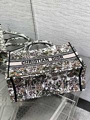 Dior Medium Book Tote Flower 36cm - 4