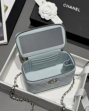 Chanel 25s Coco Crush Vanity Handle Light Blue Caviar 17x9.5x8cm - 2