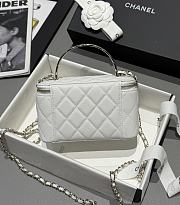 Chanel 25s Coco Crush Vanity Handle Caviar White 17x9.5x8cm - 2