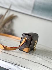 Louis Vuitton LV Steamer Wearable Wallet 18x11x6.5cm - 2