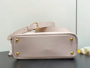 Louis Vuitton LV Capucines MM Souple Grey Beige 33x24x12cm - 6