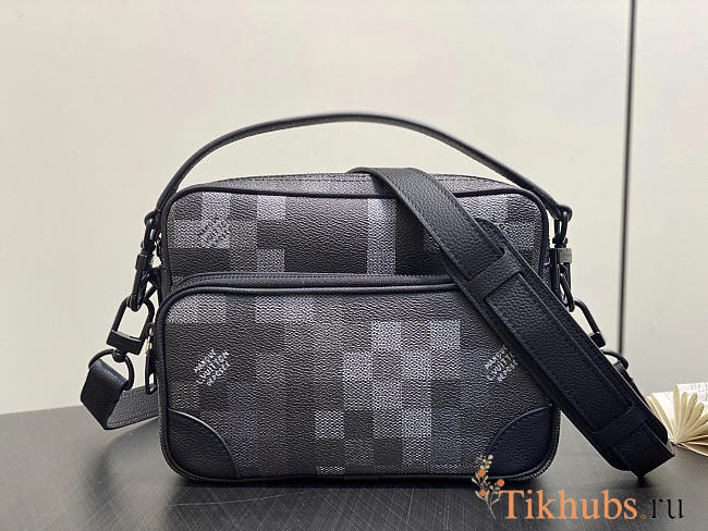 Louis Vuitton LV Nil Messenger Black 25x17.5x11cm - 1