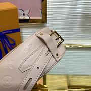 Louis Vuitton LV Heart Pink Bag 22x16x6cm - 2