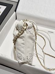 Chanel 22 Mini Handbag Calfskin Gold White 23x18.5x6cm - 3
