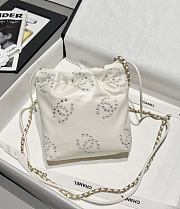 Chanel 22 Mini Handbag Calfskin Gold White 23x18.5x6cm - 2