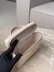 Chanel Top Handle Vanity Case Beige Caviar 17x19.5x5.5cm - 4