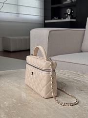 Chanel Top Handle Vanity Case Beige Caviar 17x19.5x5.5cm - 3