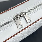 Bottega Veneta Small Intrecciato Camera Bag White 24.5x15x6cm - 2