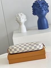 Louis Vuitton LV Pochette Bag White 21x13x3cm - 4
