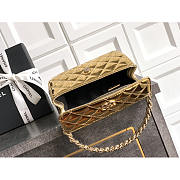 Chanel Flap Bag Shiny Gold 18.5x10.5x8cm - 4