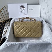 Chanel Flap Bag Beige Lambskin 21x13.5x6.5cm - 2