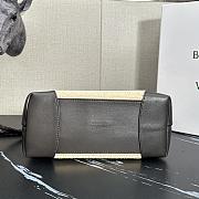 Bottega Veneta Small Andiamo Black Raffia Bag 25x20x10cm - 5