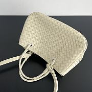 Bottega Veneta Basket Bag Cream 31x18.5x16cm - 4