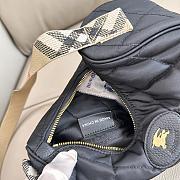 Burberry Horseshoe Crossbody Bag Black 24x18x7cm - 4