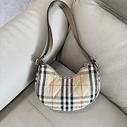 Burberry Horseshoe Crossbody Bag Beige 24x18x7cm - 5