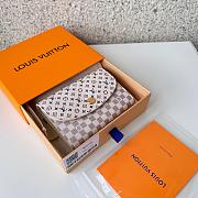 Louis Vuitton LV Rosalie Coin Purse White 11x8x2.5cm - 3