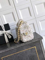 Chanel 25 Small Handbag Tweed 30x26x14cm - 4