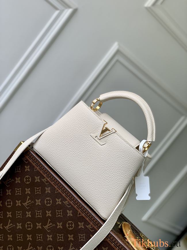 Louis Vuitton LV Capucines BB White Bag 27x17.3x9cm - 1