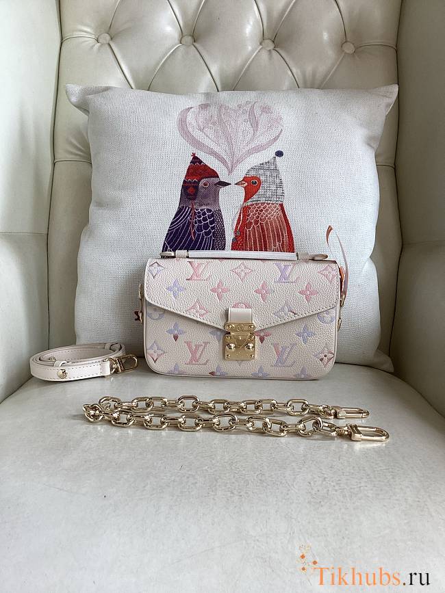 Louis Vuitton LV Pochette Métis East West Cream 21.5x13.5x6cm - 1