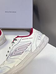 Balenciaga Hamptons Medium Worn-Out Sneaker - 3