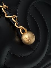 Chanel Vanity Case Black Lambskin Gold 17x9.5x8cm - 2