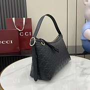 Gucci Emblem Medium Shoulder Bag Black 30x19x11cm - 3