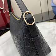 Gucci Emblem Medium Shoulder Bag Black 30x19x11cm - 5