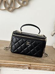 Chanel Vanity Case with Chain in Black Lambskin 17x9.5x8cm - 1