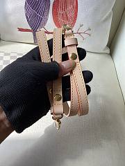 Louis Vuitton LV Pochette Liv White 24x13x6cm - 6