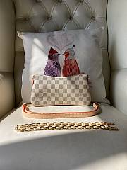 Louis Vuitton LV Pochette Liv White 24x13x6cm - 5