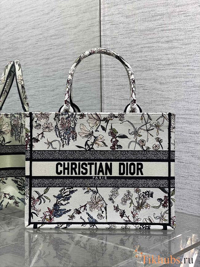 Dior Medium Book Tote White Flower 36x27.5x16.5cm - 1