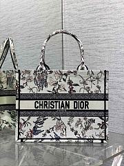 Dior Medium Book Tote White Flower 36x27.5x16.5cm - 1