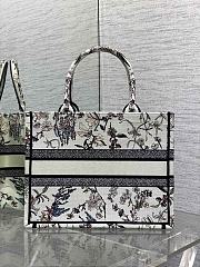 Dior Medium Book Tote White Flower 36x27.5x16.5cm - 4