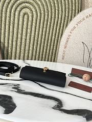 Loro Piana Extra Pochette Calfskin Black 18x10x2.5cm - 2