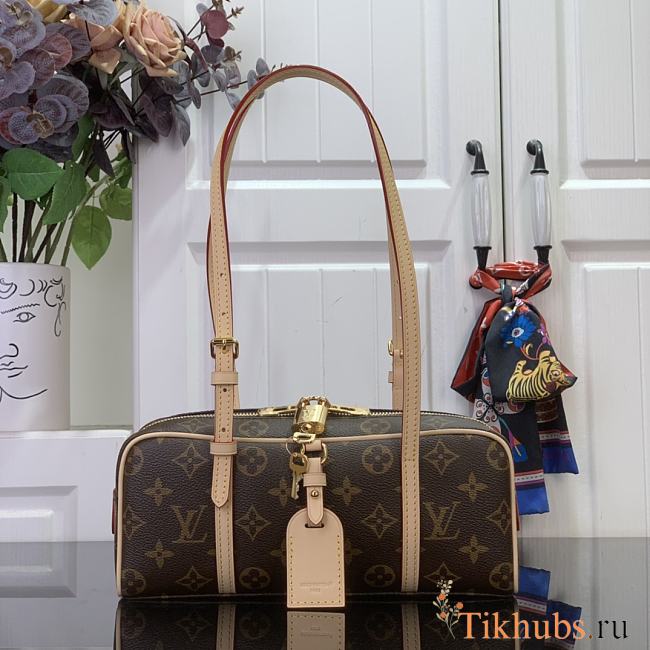 Louis Vuitton LV Hang On Bag 26x11.5x6.5cm - 1