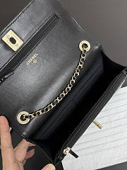 Chanel Top Handle Black Lambskin 18cm - 2