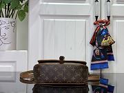 Louis Vuitton LV Solo Bag 15.7x11.6x4cm - 6