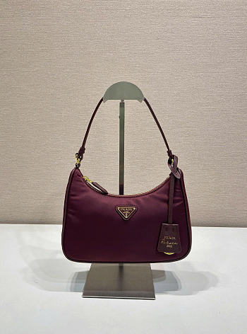 Prada Re-Edition 2005 Hobo Bag Burgundy 22x18x6.5cm