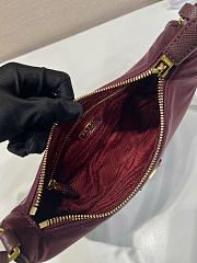 Prada Re-Edition 2005 Hobo Bag Burgundy 22x18x6.5cm - 5