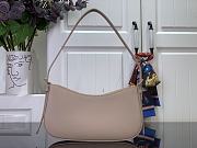 Louis Vuitton LV Pochette Bloom Sand Bag 23x10x4cm - 4