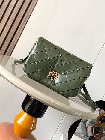 Loewe Puffer Goya Green Lambskin 20x13x6cm