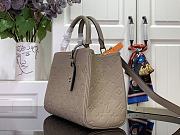 Louis Vuitton LV Avenue PM Bag Grey 30x19.5x12cm - 5