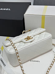 Chanel Mini Flap Bag Lambskin Gold White 20x13x7cm - 6