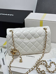 Chanel Mini Flap Bag Lambskin Gold White 20x13x7cm - 4