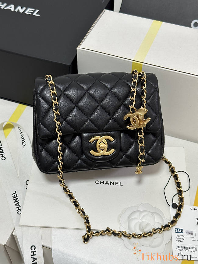 Chanel 25B Flap Bag Black Lambskin Gold 18x13.5x7cm - 1