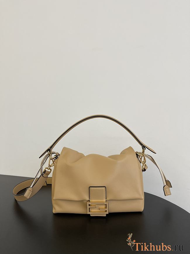 Fendi Mamma Baguette Medium Light Tan Leather Bag 26.5x18x8.5cm - 1